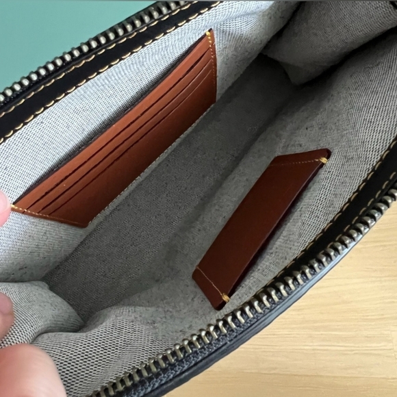 DO NOT PURCHASE - 💥DISO - Coach Rogue Pouch💥 - Picture 2 of 4